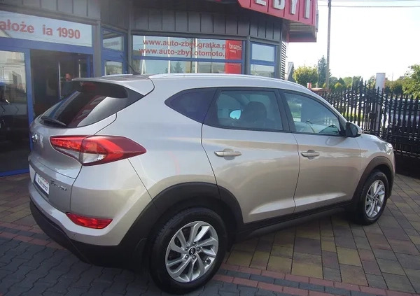 Hyundai Tucson cena 63700 przebieg: 176000, rok produkcji 2015 z Krzeszowice małe 211